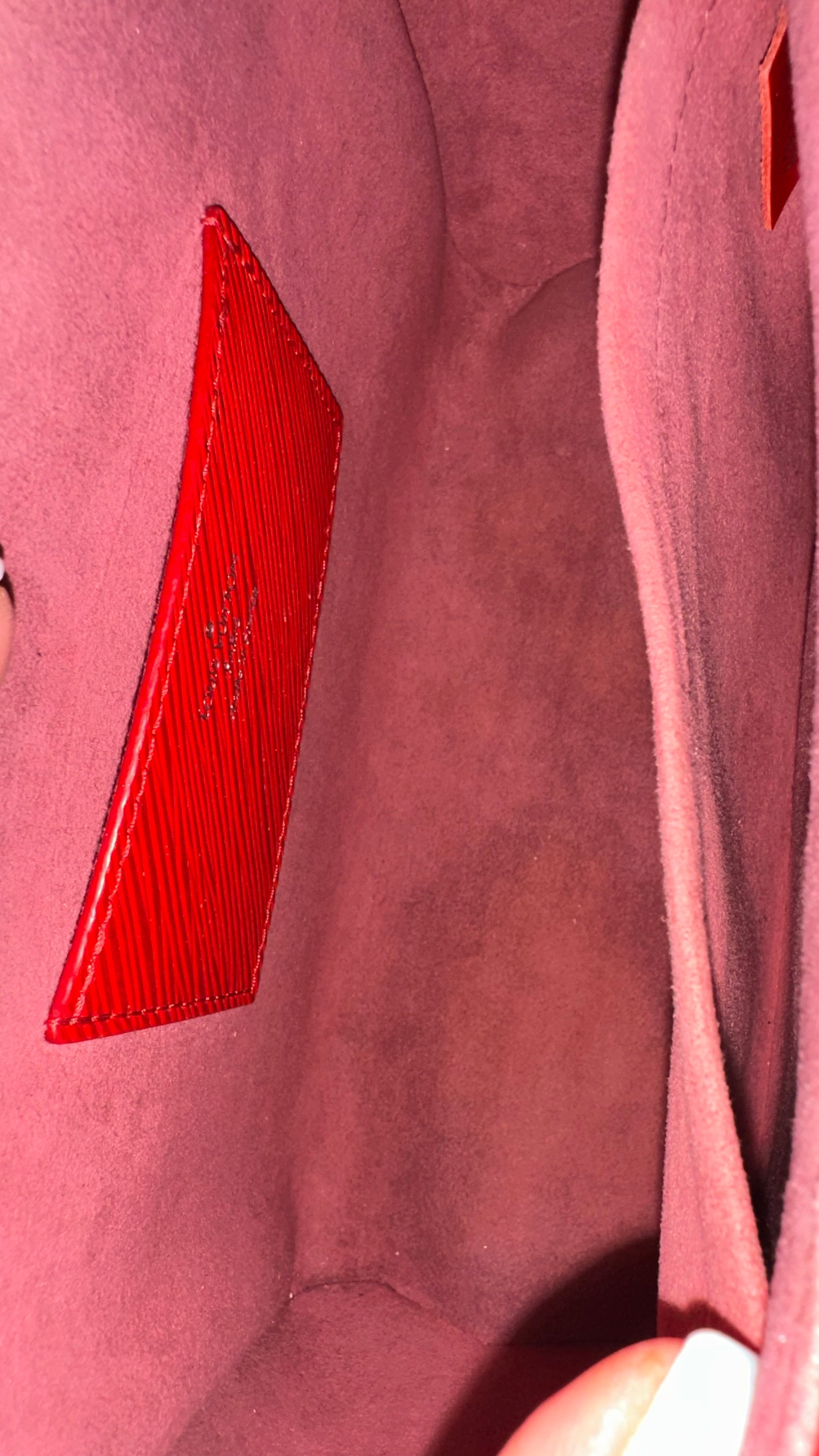Louis Vuitton Twist MM – Epi Rossonsio