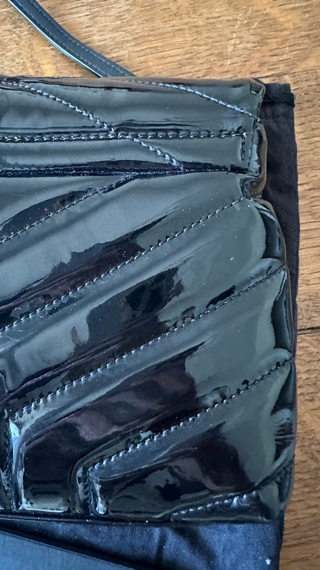 Saint Laurent LouLou Toy – Vernice Nera