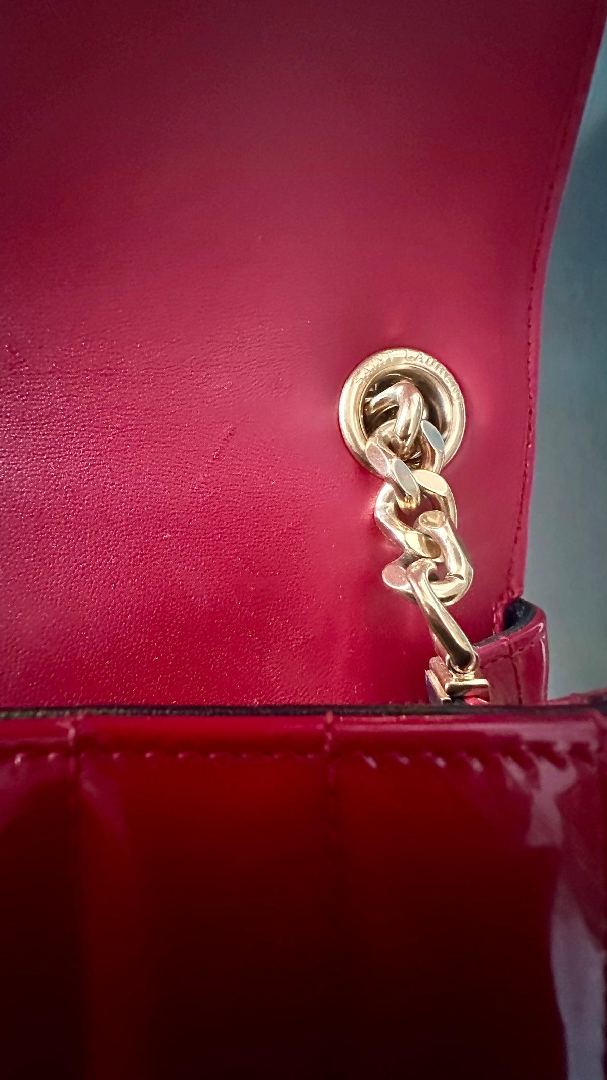 Saint Laurent Vicky Large – Patent Leather Rouge