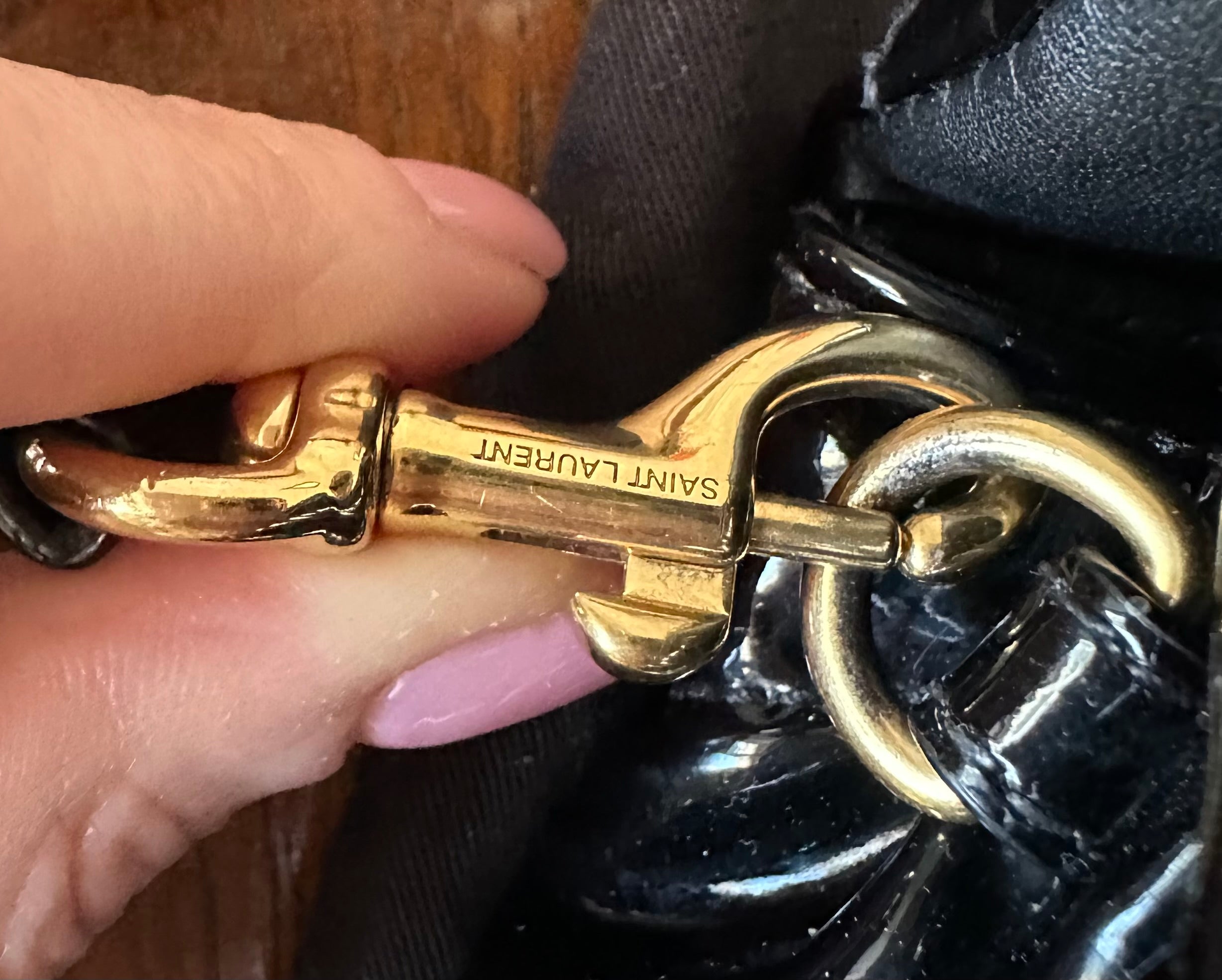 Saint Laurent LouLou Toy – Vernice Nera